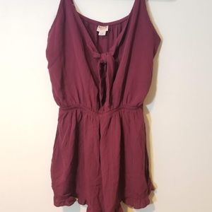 5/$25 🛍️ Burgundy Tie-Front Ruffle Romper!